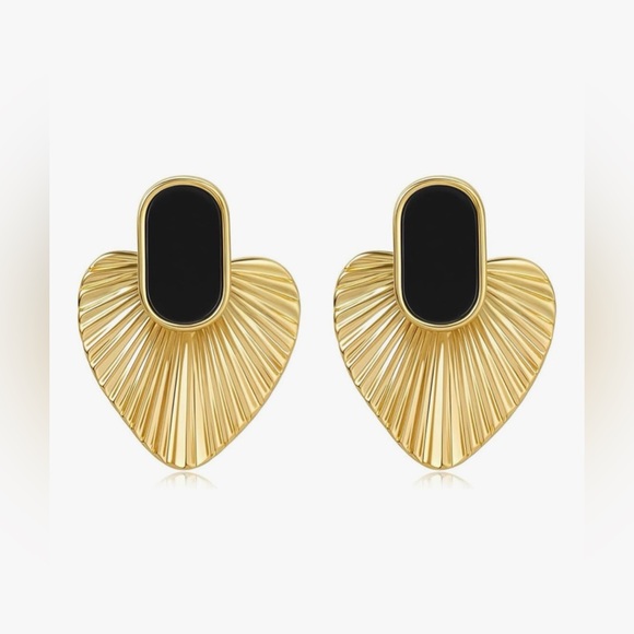 Jewelry - 24K Gold Plated Vintage Gold Earrings